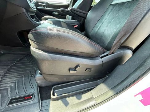 Used 2020 Dodge Grand Caravan GT image 26