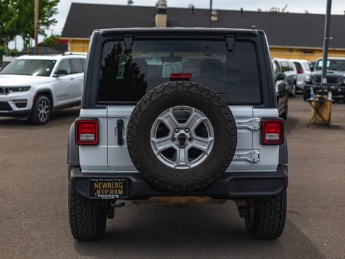 Used 2021 Jeep Wrangler Sport AWD/4WD image 8