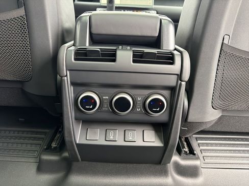 New 2026 Land Rover Defender 110 X-Dynamic SE image 19