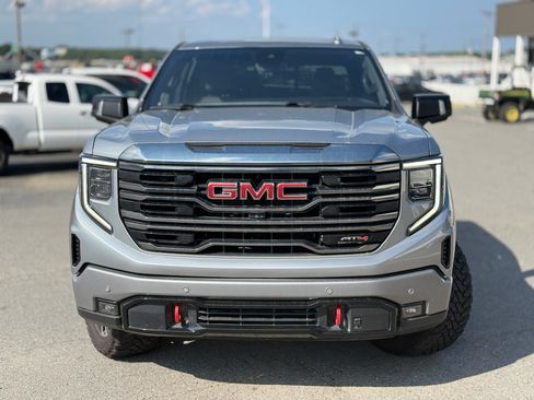 Used 2024 GMC Sierra 1500 AT4 w/ Technology Package AWD/4WD image 2