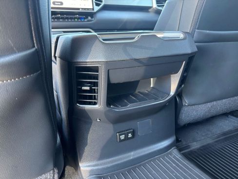 Used 2024 Toyota Tundra Limited AWD/4WD image 40