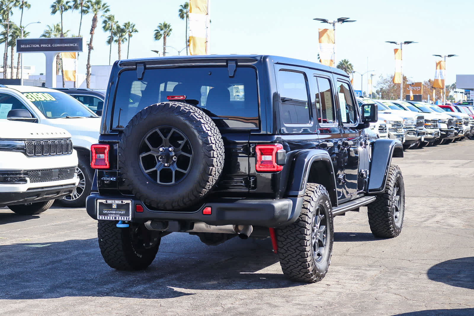 Used 2023 Jeep Wrangler Unlimited Rubicon 4xe AWD/4WD image 4