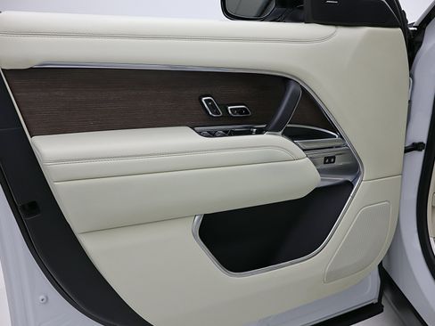 Used 2023 Land Rover Range Rover SE image 43