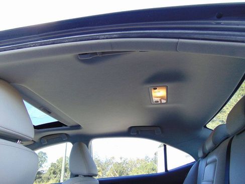 Used 2014 Lexus IS 350 w/ Navigation Package RWD image 19