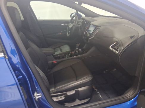 Used 2017 Chevrolet Cruze Premier image 16