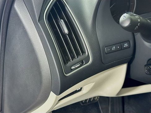 Used 2023 INFINITI Q50 Sensory image 10