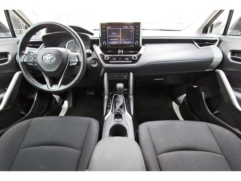 Used 2022 Toyota Corolla Cross LE w/ Moonroof Package FWD image 10