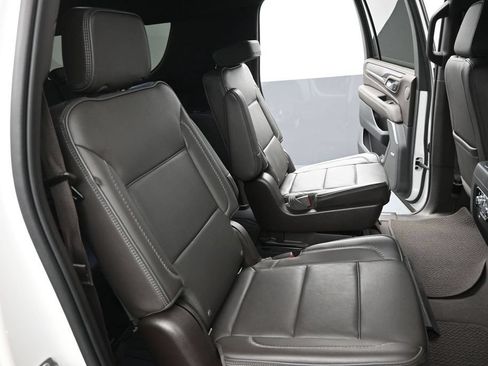 Used 2022 GMC Yukon XL Denali AWD/4WD image 23