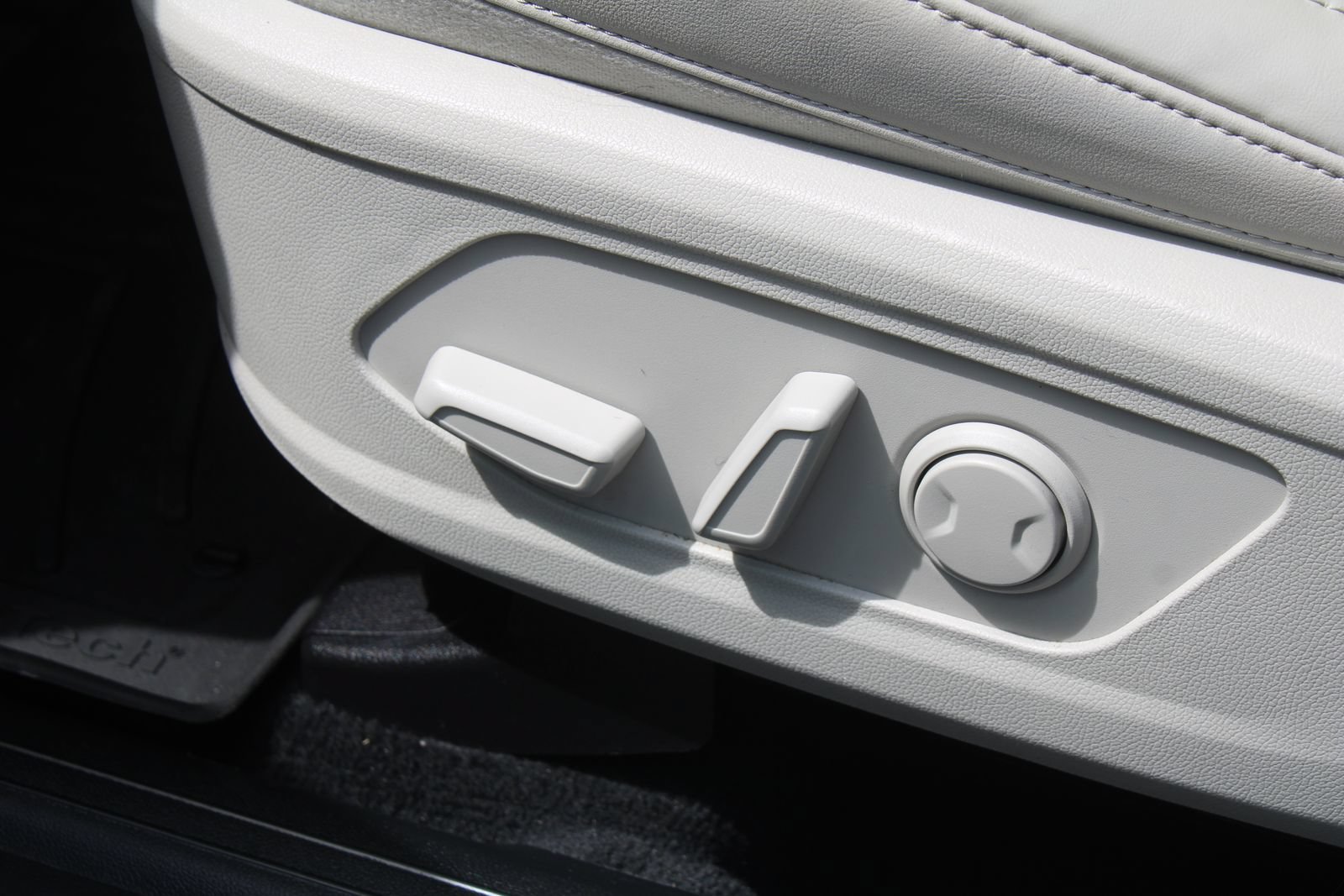 Certified 2022 Kia Sorento SX FWD image 24