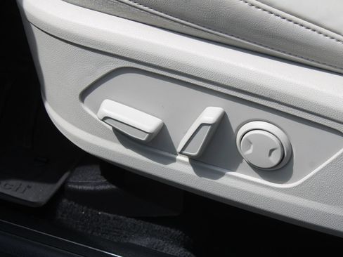 Certified 2022 Kia Sorento SX FWD image 24
