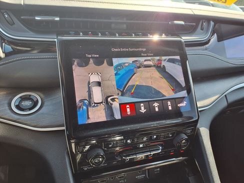 Used 2023 Jeep Grand Cherokee 4WD 4xe w/ Luxury Tech Group II image 11