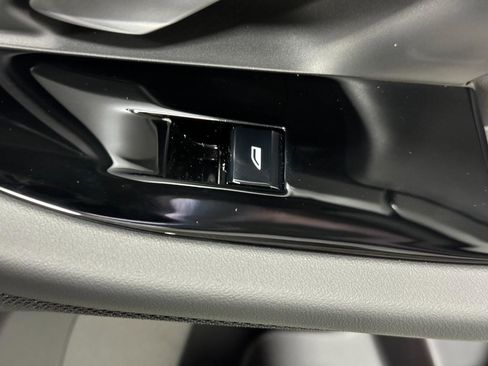 New 2026 BMW 550e xDrive image 23