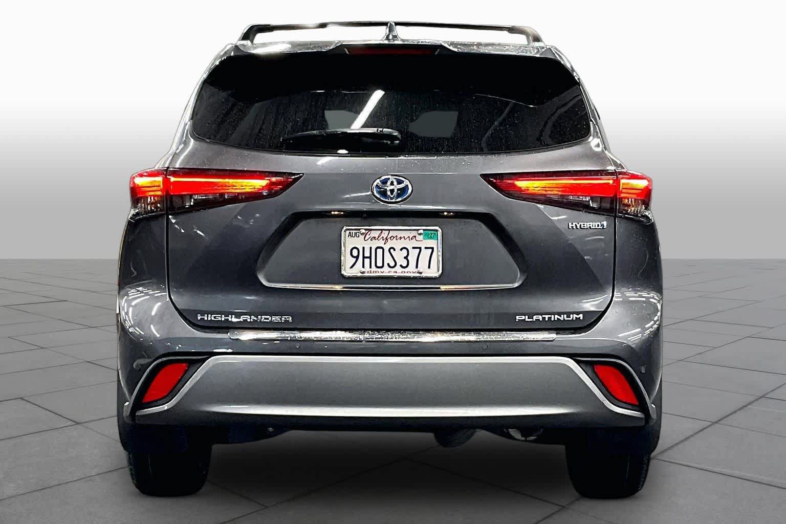 Used 2023 Toyota Highlander Platinum AWD/4WD image 4