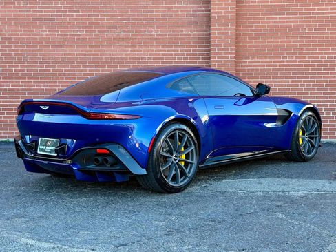 Used 2019 Aston Martin V8 Vantage Coupe image 9