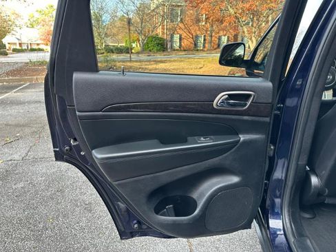 Used 2013 Jeep Grand Cherokee Laredo image 18