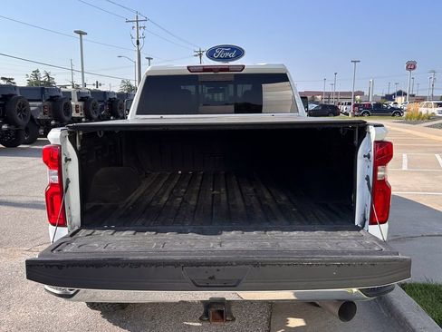 Used 2022 Chevrolet Silverado 2500 LTZ w/ LTZ Plus Package AWD/4WD image 16