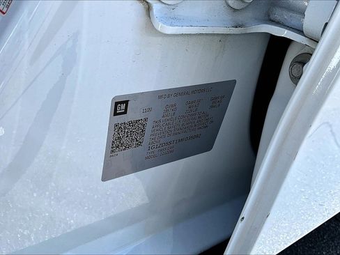 Used 2021 Chevrolet Malibu LT FWD image 17