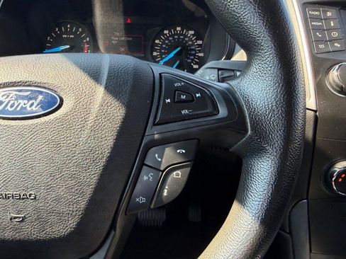 Used 2019 Ford Edge SE FWD image 13