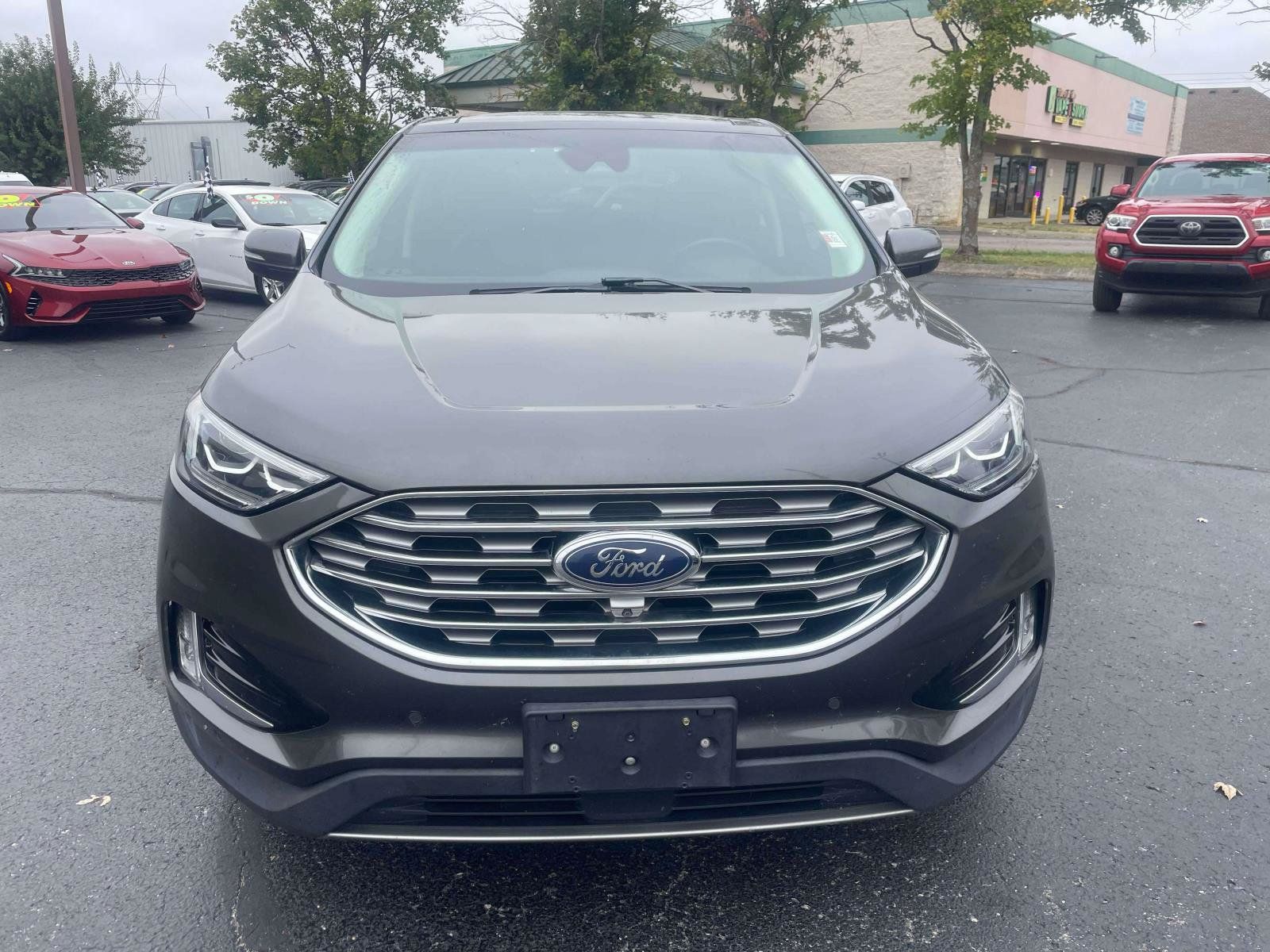Used 2019 Ford Edge Titanium w/ Equipment Group 301A AWD/4WD image 2