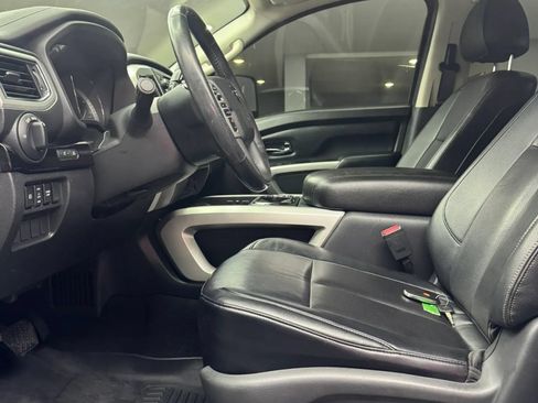 Used 2017 Nissan Titan SV RWD image 14
