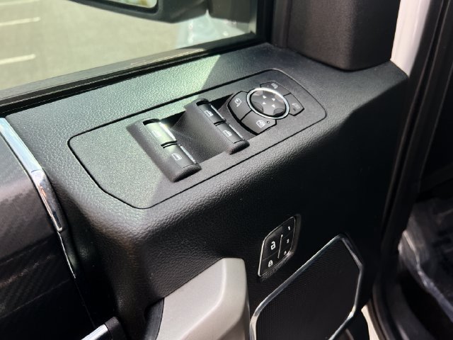Used 2018 Ford F150 Lariat w/ Equipment Group 502A Luxury RWD image 11