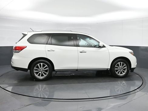 Used 2015 Nissan Pathfinder S image 8