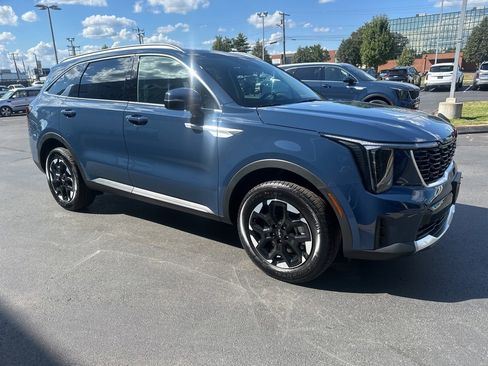New 2026 Kia Sorento S w/ S Panoramic Sunroof Package image 4