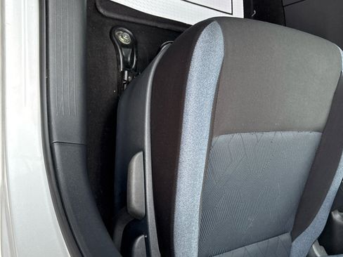 Used 2023 Nissan Versa SV image 15