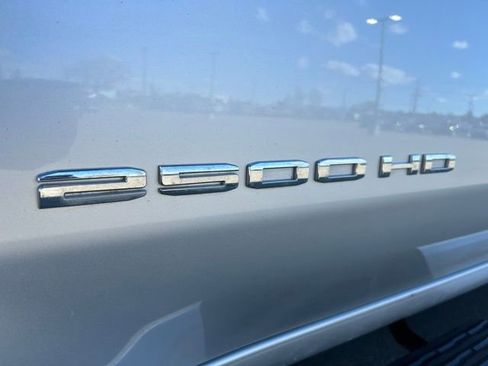 Used 2022 GMC Sierra 2500 Pro w/ Convenience Package AWD/4WD image 11