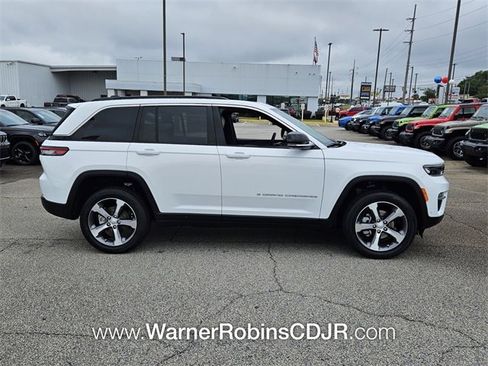 New 2025 Jeep Grand Cherokee Limited w/ Luxury Tech Group II image 16