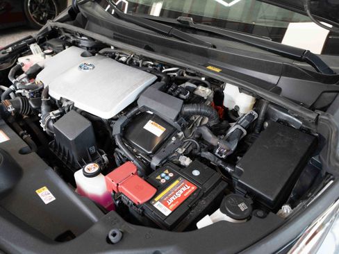 Used 2018 Toyota Prius Prime Advanced FWD image 32