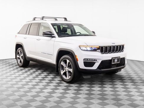 Used 2023 Jeep Grand Cherokee 4WD 4xe w/ MOPAR Finishing Package image 8