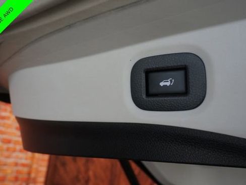 Used 2017 Nissan Rogue SV w/ SV Premium Package image 45