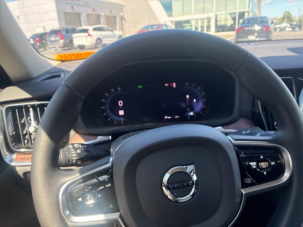 Certified 2024 Volvo S60 B5 Plus w/ Climate Package AWD/4WD image 15