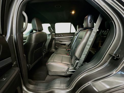 Used 2018 Ford Explorer Sport image 28
