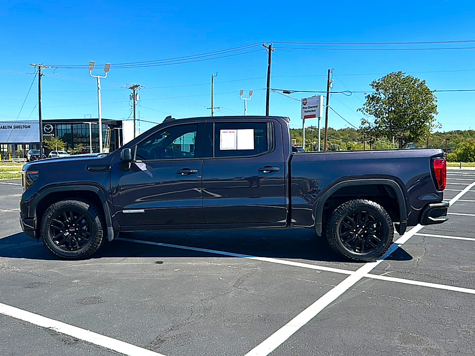 Used 2022 GMC Sierra 1500 Elevation RWD image 5