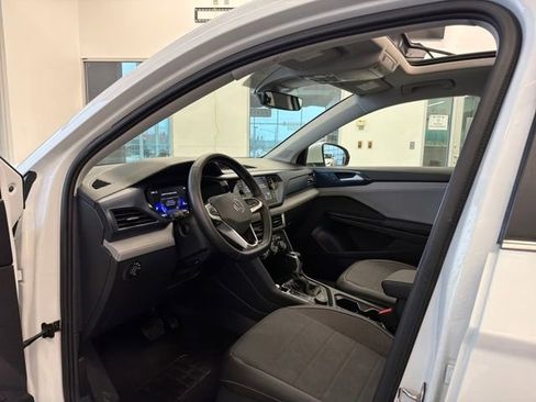 Used 2024 Volkswagen Taos SE image 19