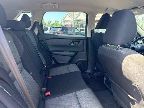 Used 2025 Nissan Rogue SV AWD/4WD image 13