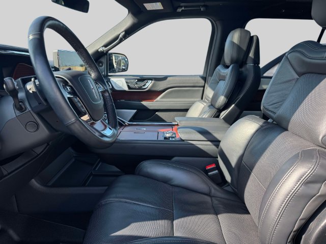 Used 2024 Lincoln Navigator Reserve AWD/4WD image 20