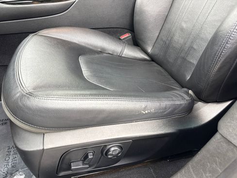 Used 2019 Maserati Levante AWD/4WD image 36