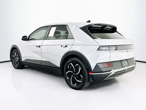 Used 2024 Hyundai Ioniq 5 SEL image 5