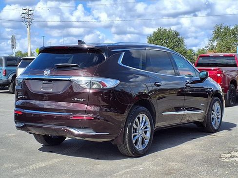 Used 2023 Buick Enclave Avenir image 7
