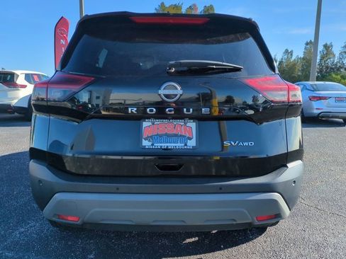 Used 2023 Nissan Rogue SV image 5