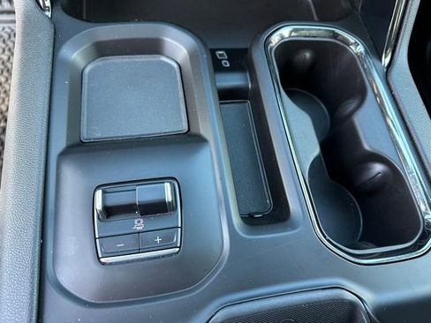 Used 2024 GMC Sierra 2500 AT4 w/ AT4 Premium Plus Package image 18