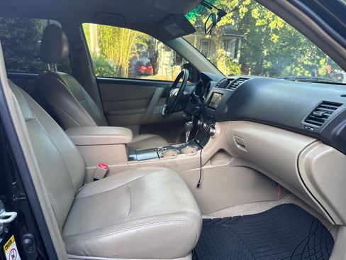 Used 2010 Toyota Highlander 4WD image 23