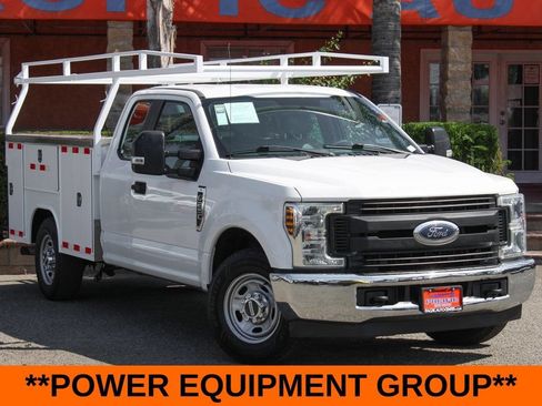 Used 2018 Ford F250 XL w/ Power Equipment Group RWD image 2