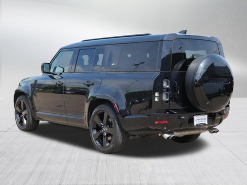 Used 2024 Land Rover Defender 130 V8 AWD/4WD image 3