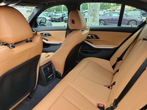 Used 2024 BMW 330i Sedan w/ Convenience Package RWD image 9