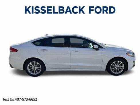 Used 2020 Ford Fusion SE image 3