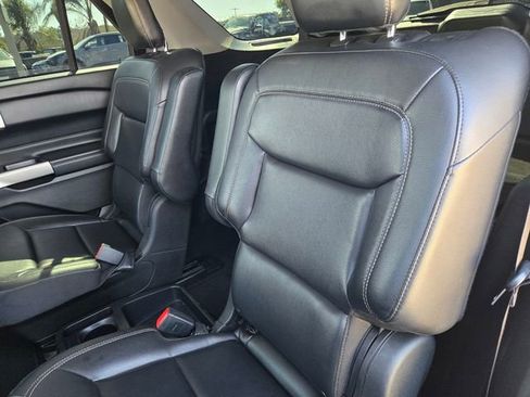 Used 2021 Ford Explorer XLT w/ Equipment Group 202A image 11